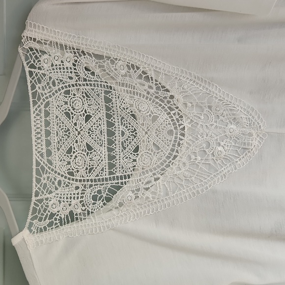 Lavaral Reves, Woman's,One Size, White Floal& Butterfly Design, Lace inser Back - Picture 8 of 10